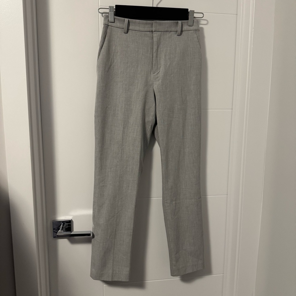 Women's Uniqlo XS Gray Straight Leg Slimming Dress Pants
